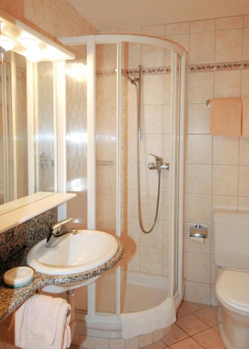 Alfa Appartements Superior ลอยเคอร์บัด ภายนอก รูปภาพ